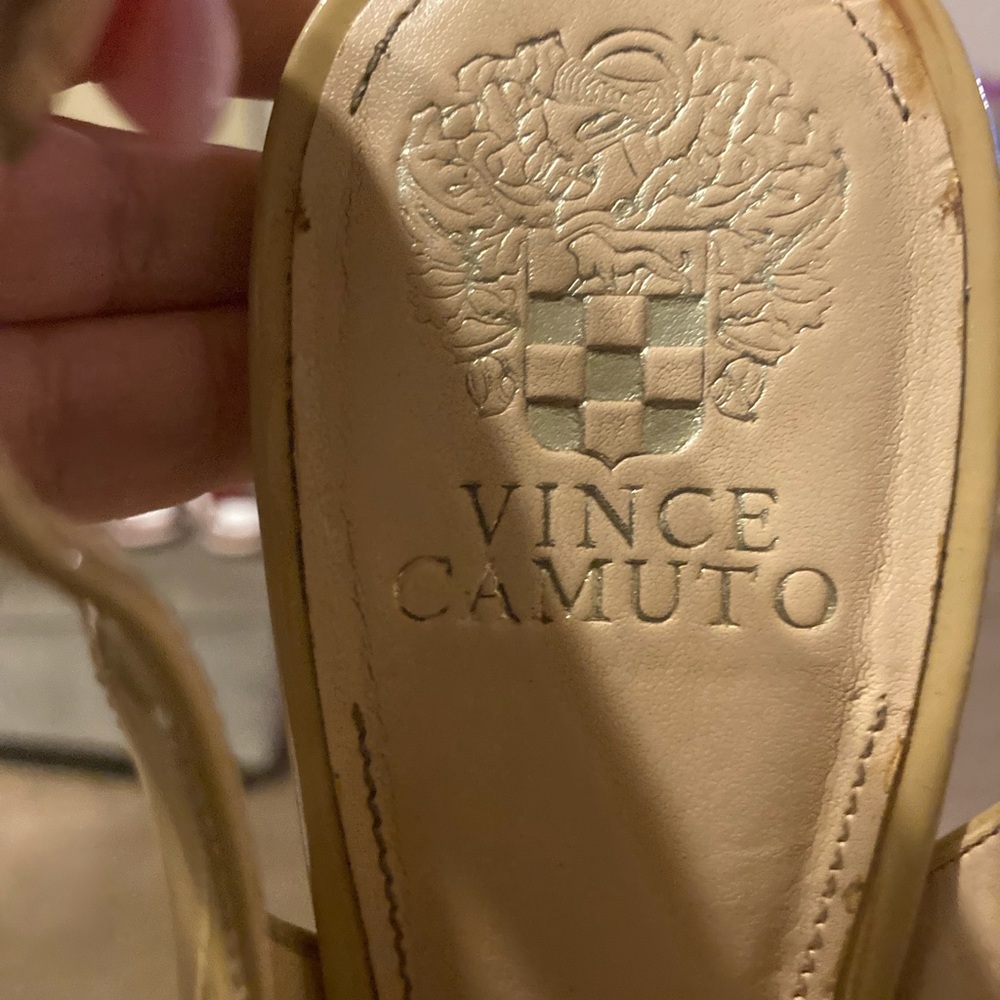 Beige size 10 heel Vince Camuto beautiful shoe